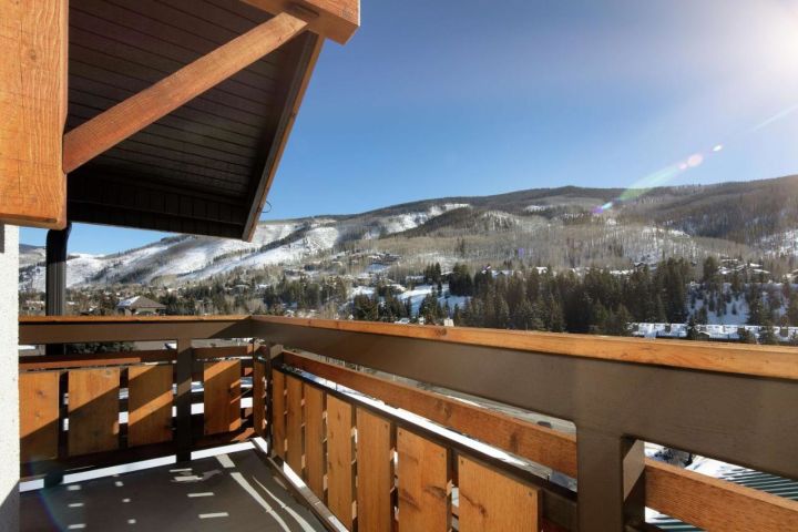 Affordable Vail, Colorado Ski-Season Hotel | TravelPirates